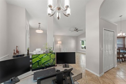 House in Davenport, Florida 3 bedrooms, 157.19 sq.m. № 1910565 - photo 7