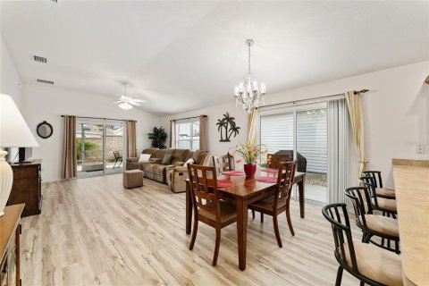 Casa en venta en The Villages, Florida, 3 dormitorios, 129.78 m2 № 1820601 - foto 10