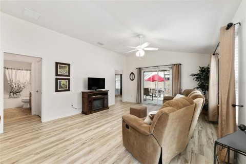Casa en venta en The Villages, Florida, 3 dormitorios, 129.78 m2 № 1820601 - foto 14