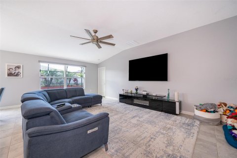 Casa en venta en Kissimmee, Florida, 4 dormitorios, 179.77 m2 № 1716956 - foto 9