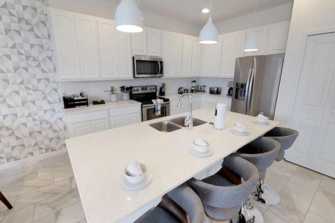 Снять в аренду виллу или дом в Киссимми, Флорида 6 спален, 266.82м2, № 2098741 - фото 5