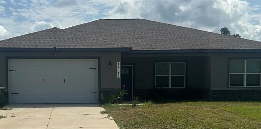House in Ocala, Florida 3 bedrooms, 151.52 sq.m. № 2303261
