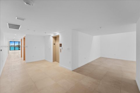 Condo in Bay Harbor Islands, Florida, 3 bedrooms  № 1996012 - photo 15