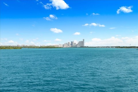 Condo in Bay Harbor Islands, Florida, 3 bedrooms  № 1996012 - photo 7