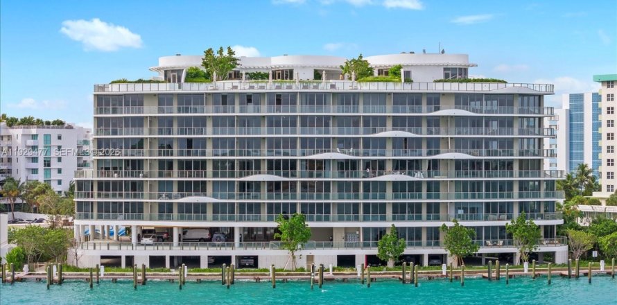 Condo in Bay Harbor Islands, Florida, 3 bedrooms  № 1996012