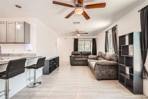 House in Bradenton, Florida 3 bedrooms, 129.97 sq.m. № 1793981 - photo 9