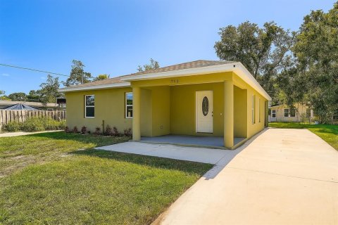 House in Bradenton, Florida 3 bedrooms, 129.97 sq.m. № 1793981 - photo 1