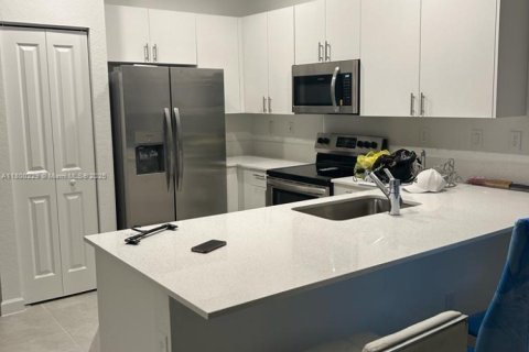 Townhouse in Homestead, Florida 4 bedrooms, 157.47 sq.m. № 1685762 - photo 4
