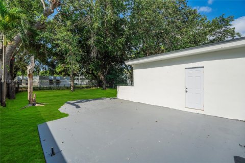 House in Miami, Florida 3 bedrooms, 113.15 sq.m. № 1786916 - photo 25