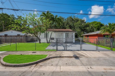 House in Miami, Florida 3 bedrooms, 113.15 sq.m. № 1786916 - photo 20