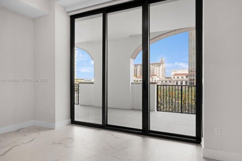 Condo in Coral Gables, Florida, 2 bedrooms  № 2060906 - photo 8