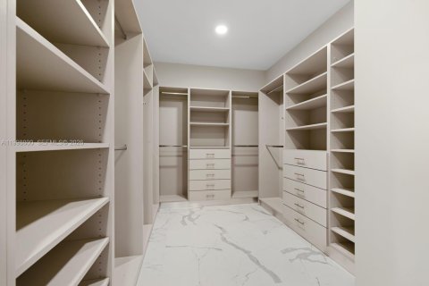 Condo in Coral Gables, Florida, 2 bedrooms  № 2060906 - photo 16