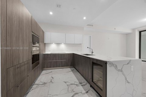 Condo in Coral Gables, Florida, 2 bedrooms  № 2060906 - photo 5