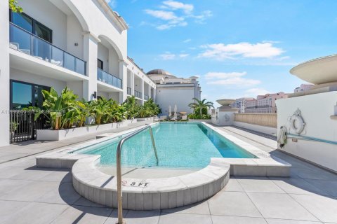 Condo in Coral Gables, Florida, 2 bedrooms  № 2060906 - photo 22