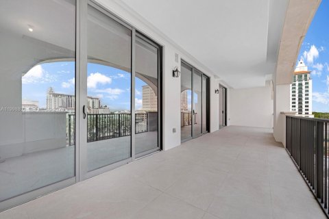 Condo in Coral Gables, Florida, 2 bedrooms  № 2060906 - photo 11