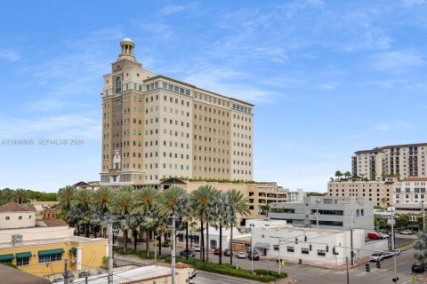 Condo in Coral Gables, Florida, 2 bedrooms  № 2060906 - photo 10