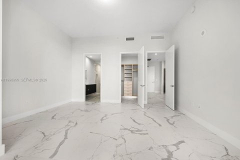 Condo in Coral Gables, Florida, 2 bedrooms  № 2060906 - photo 14