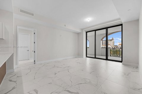 Condo in Coral Gables, Florida, 2 bedrooms  № 2060906 - photo 7