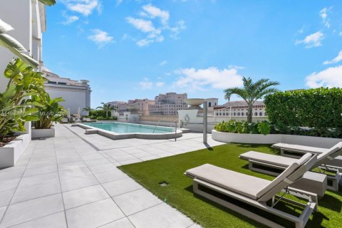 Condo in Coral Gables, Florida, 2 bedrooms  № 2060906 - photo 23