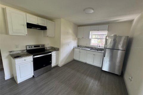 Apartamento en alquiler en Clearwater, Florida, 2 dormitorios, 69.68 m2 № 1851835 - foto 2