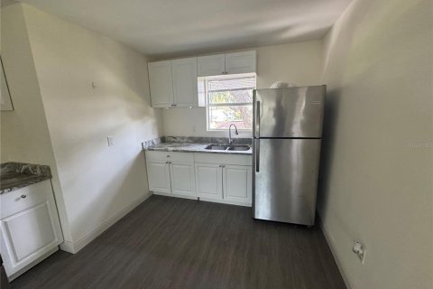 Apartamento en alquiler en Clearwater, Florida, 2 dormitorios, 69.68 m2 № 1851835 - foto 4
