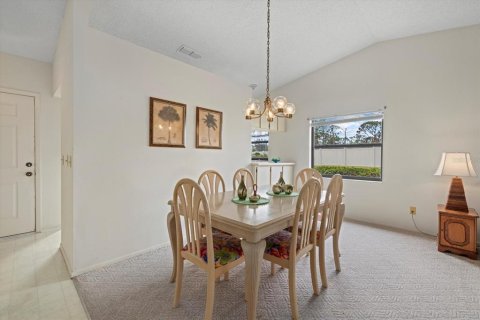 House in Nokomis, Florida 2 bedrooms, 100.15 sq.m. № 1717689 - photo 8