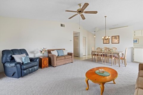 House in Nokomis, Florida 2 bedrooms, 100.15 sq.m. № 1717689 - photo 12