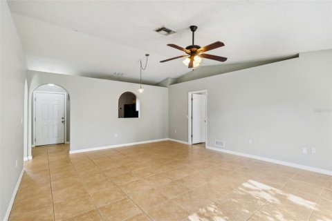 Villa ou maison à vendre à Orlando, Floride: 3 chambres, 117.43 m2 № 1793925 - photo 4