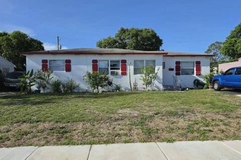 Commercial property in West Palm Beach, Florida 140.19 sq.m. № 2240942