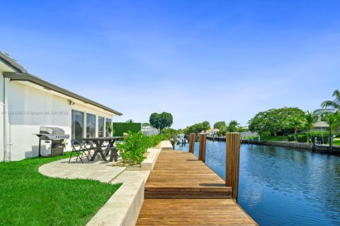 Casa en alquiler en Fort Lauderdale, Florida, 4 dormitorios, 222.97 m2 № 1930501 - foto 4