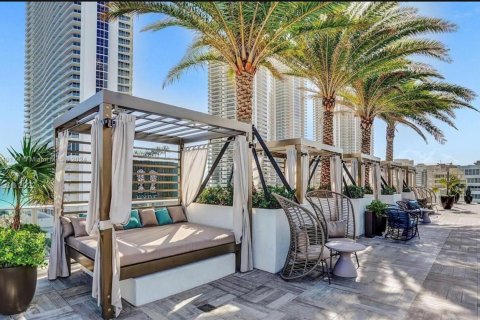 Condo in Hollywood, Florida, 2 bedrooms  № 1710925 - photo 20