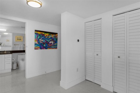 Copropriété à louer à North Bay Village, Floride: 1 chambre, 86.58 m2 № 2025803 - photo 6