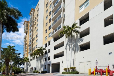 Copropriété à louer à North Bay Village, Floride: 1 chambre, 86.58 m2 № 2025803 - photo 2