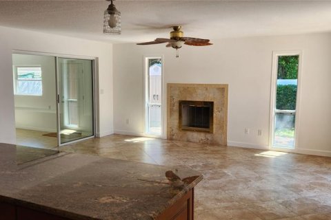 Villa ou maison à vendre à Maitland, Floride: 4 chambres, 209.87 m2 № 2415481 - photo 4