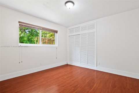 Casa en venta en Pembroke Pines, Florida, 3 dormitorios, 156.45 m2 № 1880162 - foto 18