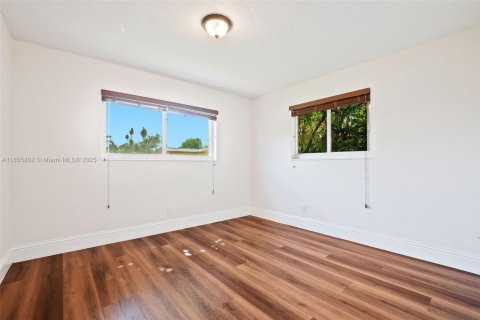 Casa en venta en Pembroke Pines, Florida, 3 dormitorios, 156.45 m2 № 1880162 - foto 15