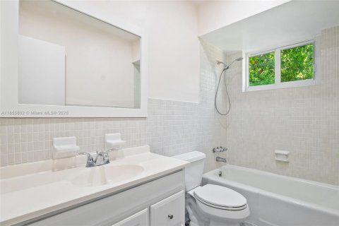 Casa en venta en Pembroke Pines, Florida, 3 dormitorios, 156.45 m2 № 1880162 - foto 20
