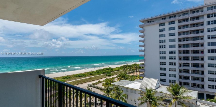 Condo in Surfside, Florida, 2 bedrooms № 1941995