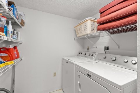 Condo in Palm Harbor, Florida, 2 bedrooms  № 1793418 - photo 19