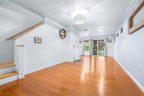 Adosado en venta en Tampa, Florida, 2 dormitorios, 111.48 m2 № 2360993 - foto 15