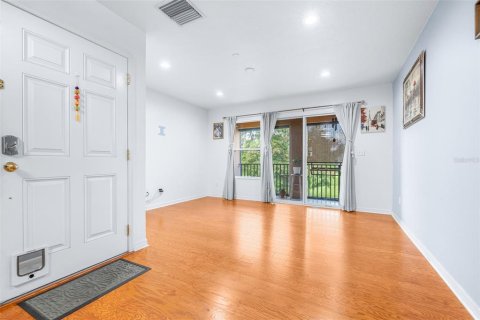 Adosado en venta en Tampa, Florida, 2 dormitorios, 111.48 m2 № 2360993 - foto 5