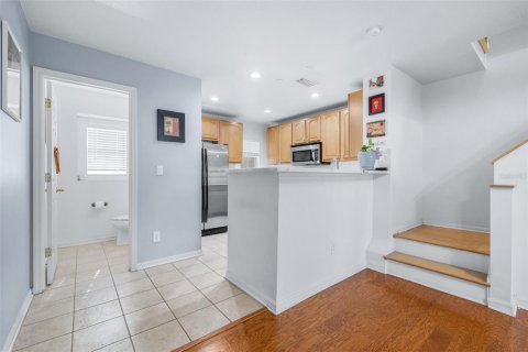 Adosado en venta en Tampa, Florida, 2 dormitorios, 111.48 m2 № 2360993 - foto 6