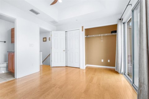 Adosado en venta en Tampa, Florida, 2 dormitorios, 111.48 m2 № 2360993 - foto 25