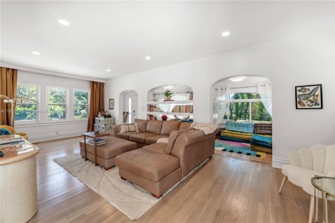 Купить виллу или дом в Холливуд, Флорида 3 спальни, 211.72м2, № 1968705 - фото 8