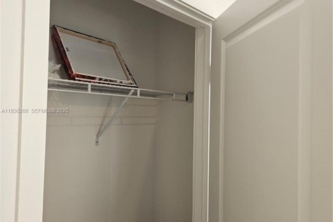 Immobilier commercial à louer à Homestead, Floride: 1 chambre, 46.45 m2 № 1989092 - photo 8