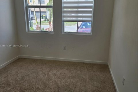 Immobilier commercial à louer à Homestead, Floride: 1 chambre, 46.45 m2 № 1989092 - photo 5