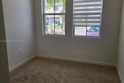 Immobilier commercial à louer à Homestead, Floride: 1 chambre, 46.45 m2 № 1989092 - photo 4