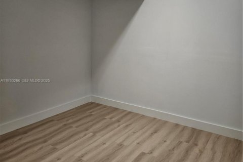 Immobilier commercial à Homestead, Floride 1 chambre, 46.45 m2 № 1989092