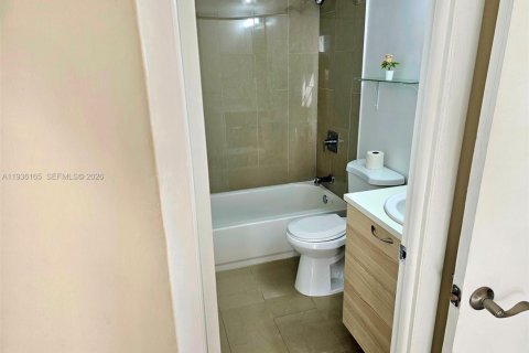 Copropriété à louer à Miami, Floride: 2 chambres, 79.15 m2 № 1996640 - photo 15