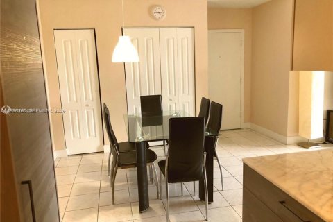 Copropriété à louer à Miami, Floride: 2 chambres, 79.15 m2 № 1996640 - photo 7